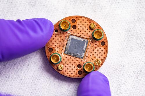 Scientists Find Key to Scaling Quantum Computers
